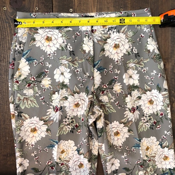 Zara Basic Gray Floral Print Pants - Picture 2 of 8